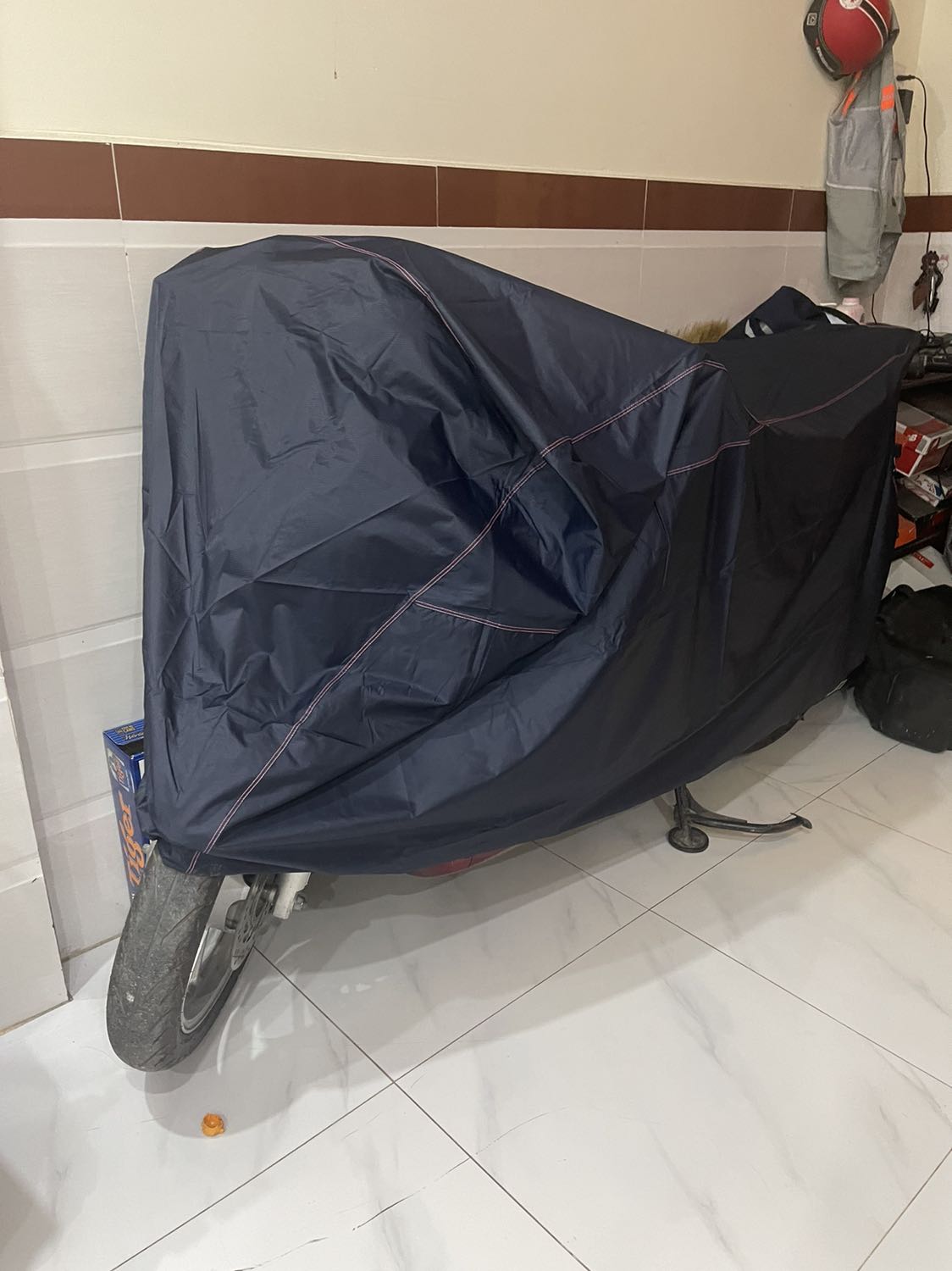 Vải xịn đẹp, nhà mình trùm xe SH150, không có gương chiếu hậu mà cảm giác hơi chật, trùm SH mode chắc là vừa đẹp