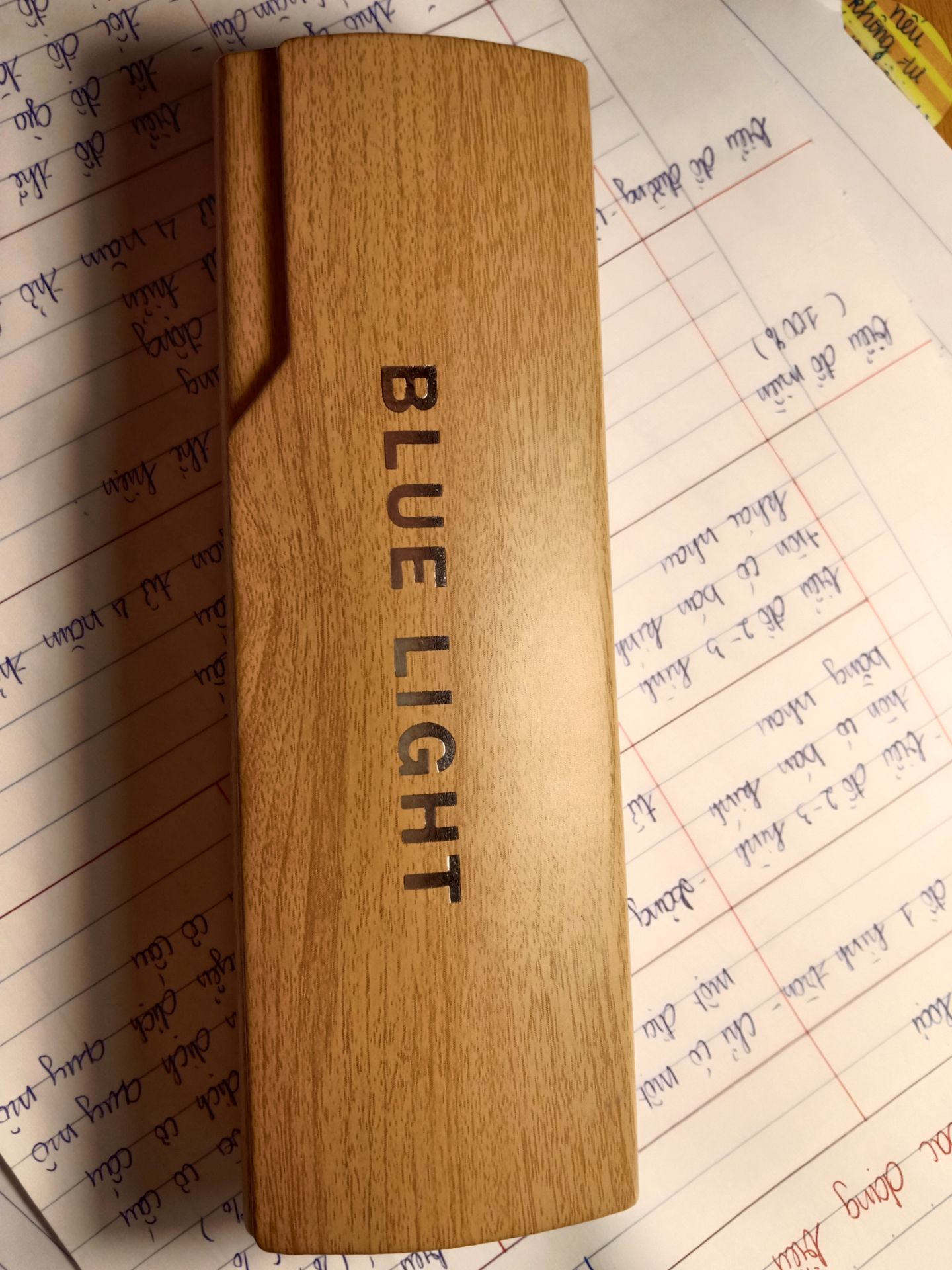 giao hàng nhanh, đúng mẫu, kính đẹp