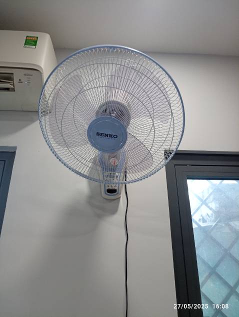 Quạt quay mạnh, điều khiển từ xa dễ bấm, có hướng dẫn tiếng việt khi sử dụng, có xuất hoá đơn cty nhanh , mua cây thứ 2 rồi dùng rất tốt, giao hàng nhanh