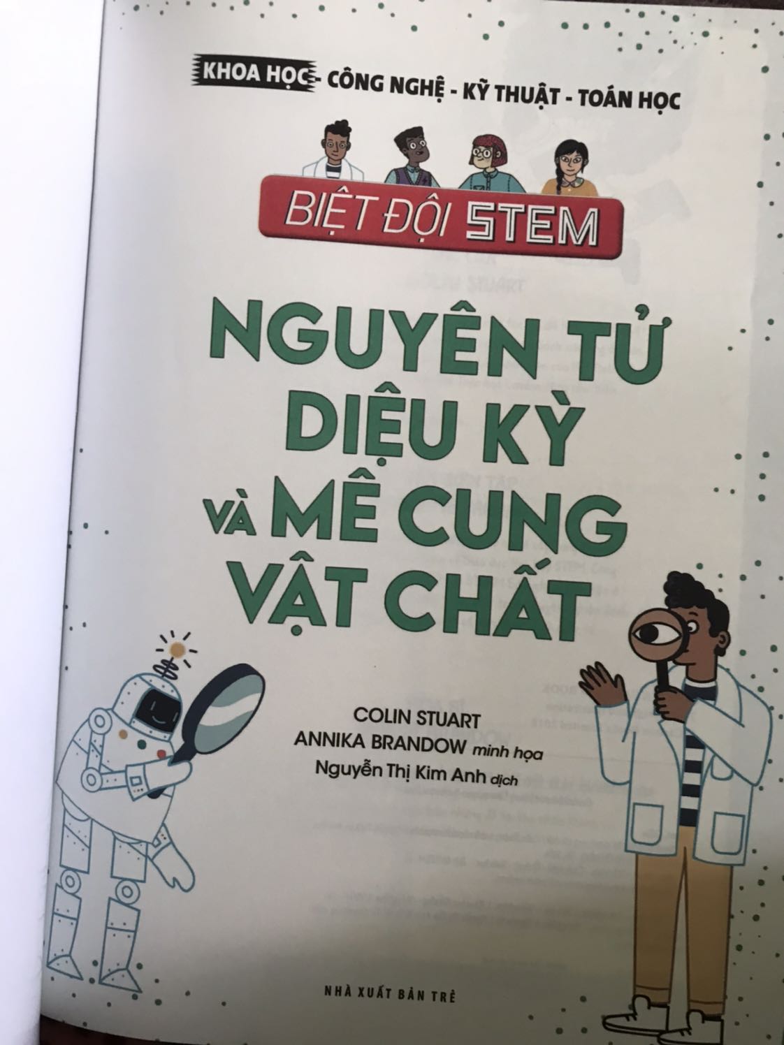 Sách siêu đẹp, in nét. Hình minh hoạ phong phú, sinh động. Các kiến thức dễ hiểu :d