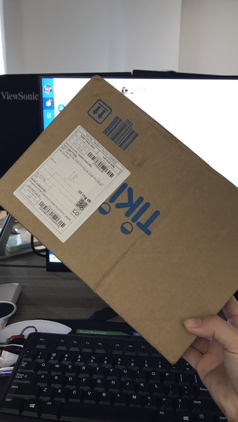 Đóng gói chắc chắn, sách hơi nhẹ