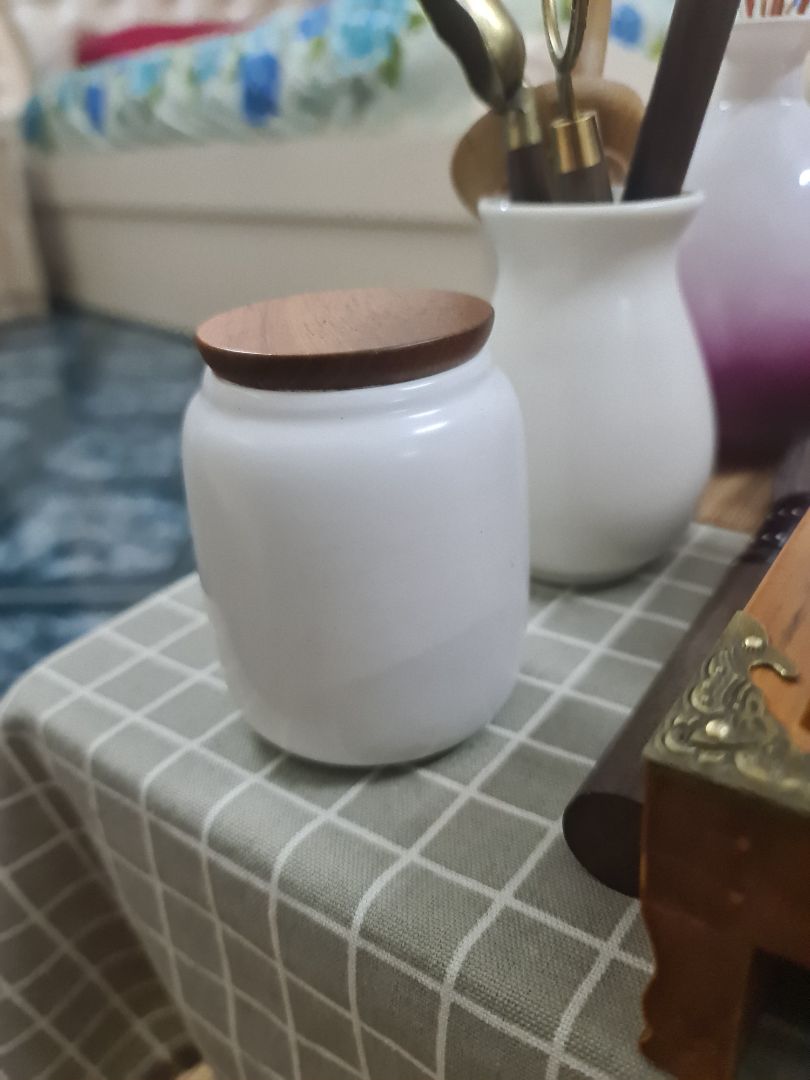 Hàng giao đúng như mô tả. 
Chất lượng men sứ tốt, trắng sáng không tì vết. Shop cũng đóng gói rất cẩn thận khi vận chuyển.