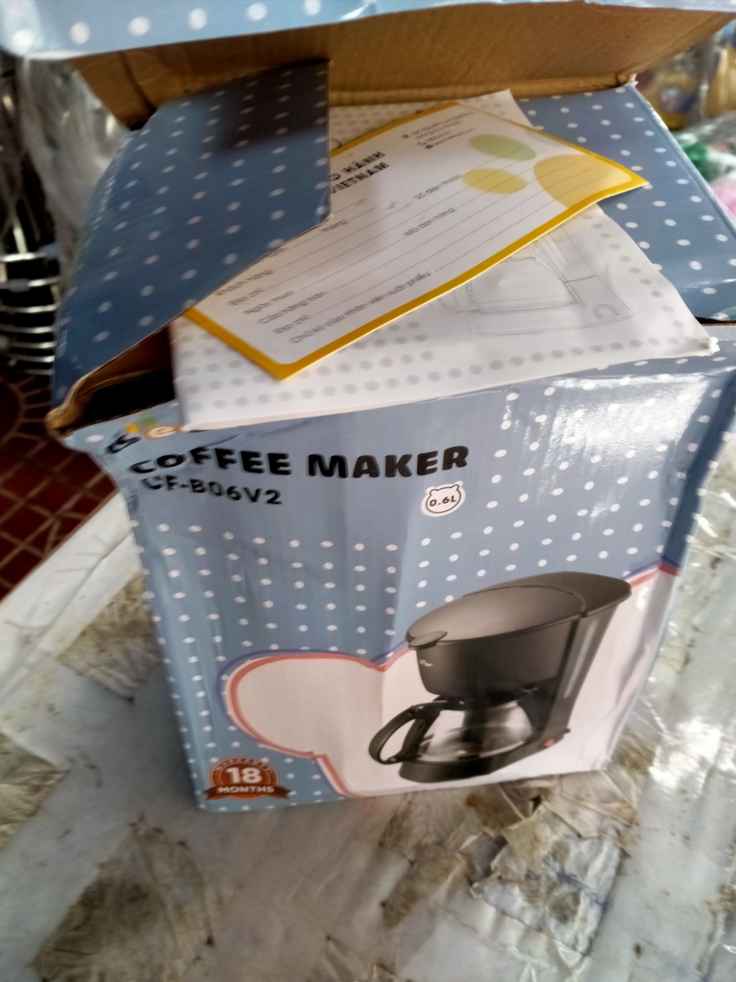 tôi yêu cầu đổi hàng không rượt xác cafe. cafe ra lỏng và xác cafe ra theo