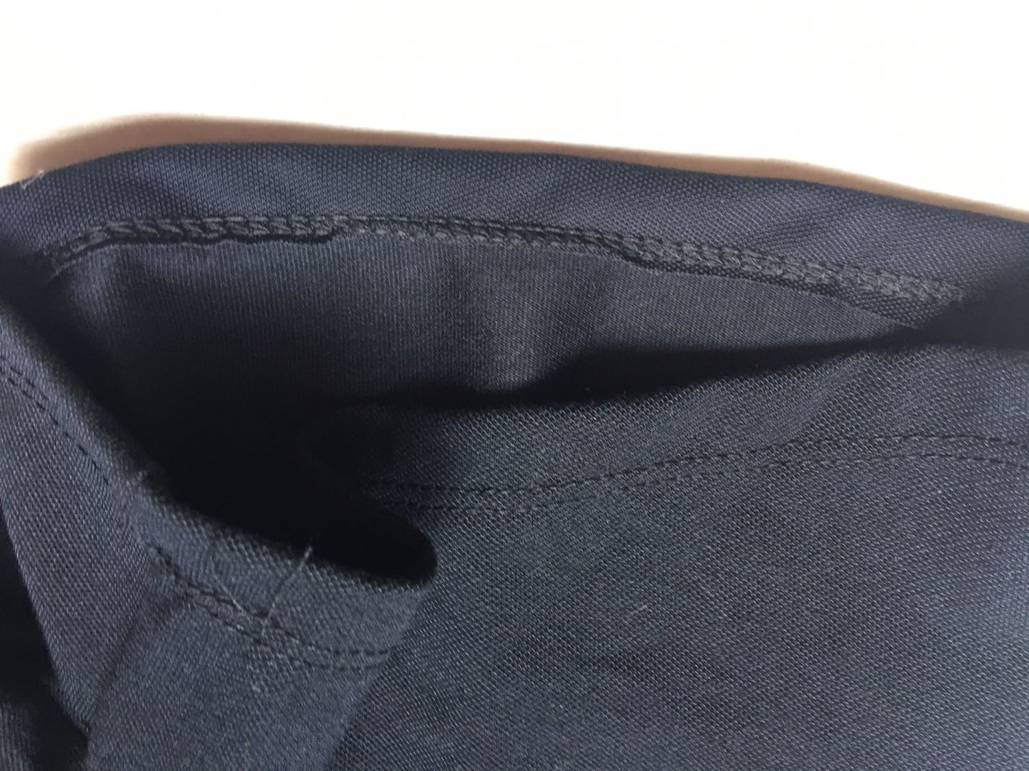 San phẩm rất tệ mình đặt size 4xl mà giao quan co tí xíu ah, ko co nhan mắc gì hết trên.. quan như của mấy bé gái nhỏ , mình mặc 1 chân cũng ko lọt nữa chứ đừng nói 2 chân..
Tôi ko hài lòng với sản phẩm, toi muốn trả lại. Đề nghị Tiki thu hồi lại sân phẩm và hoàn tiền lại cho tôi. Và mong Tiki nên chú ý hơn trong việc giao bán sản phẩm cho khách hàng. Đừng làm mất lòng tin của khách hàng bay lâu nay