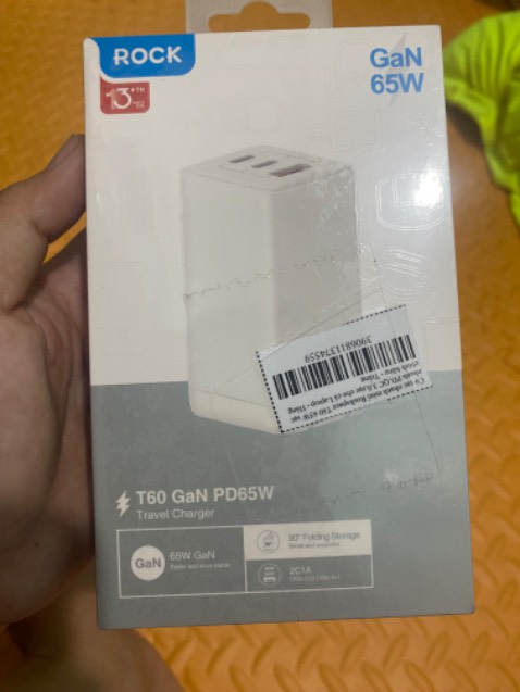 Rất là ok, hàng mới, giao nhanh, nhưng dễ rớt lắm nha, cắm vào ổ điện sơ hở là rớt