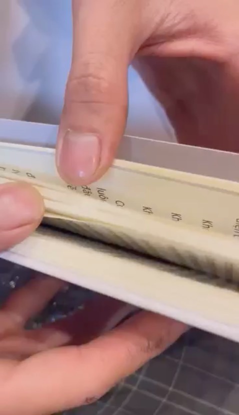 Rất xin lôi vì đánh giá 1 sao 

khi gửi hàng nên kiểm tra kỹ cho khách hàng