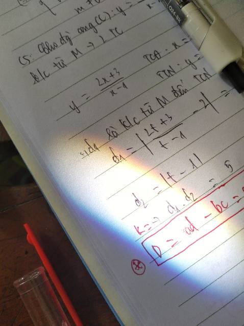 Bút viết đều mực, nhanh khô, ngòi 0.7 nên nét kh được mảnh lắm, bút viết nhanh hết mực xíu nhưng mà so với giá thì khá ổn ạ 🥰