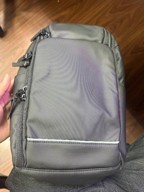 Hàng chất lượng, không gian chưa rộng rãi