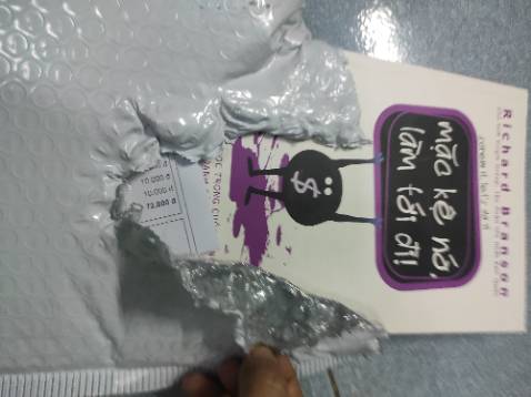 Shop đóng gói cẩn thận vì mùa mưa. Nhân viên tiki giao hàng nhiệt tình