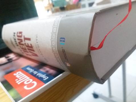 Không ngờ sách to và dày đến vậy. Thời gian giao hàng nhanh. Bìa sách bị bẩn một chút nhưng cũng không sao.