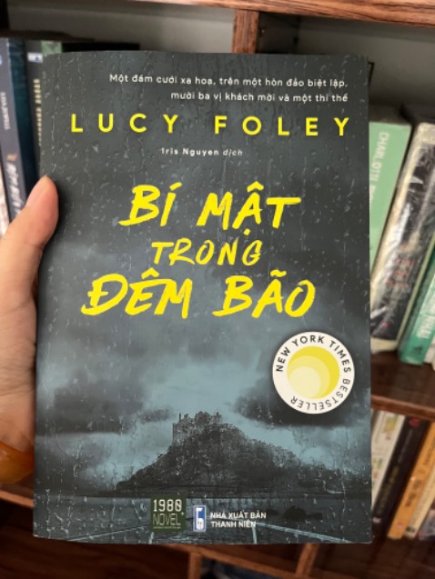 Hấp dẫn, gây tò mò, điên loạn, đọc rất ổn.