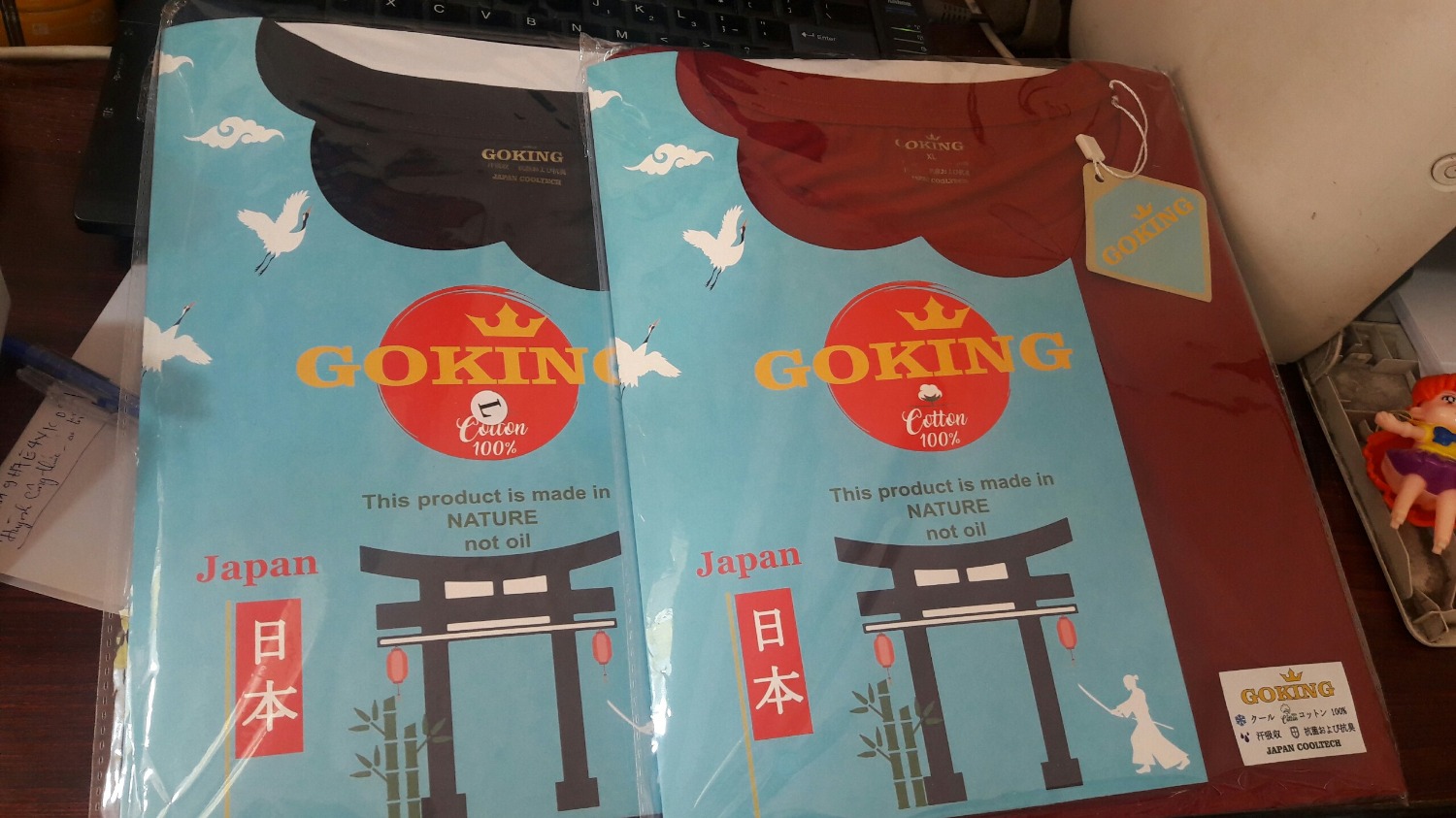 áo mặc có độ co giãn thoải mái, mỏng nhẹ,  vải mặc mát lắm, mặc đi nắng thấy hút mồ hôi mà nhanh khô nữa, chắc phải mua thêm vài cái để giành mặc quá, giao hàng nhanh chóng
chăm sóc khách chu đáo