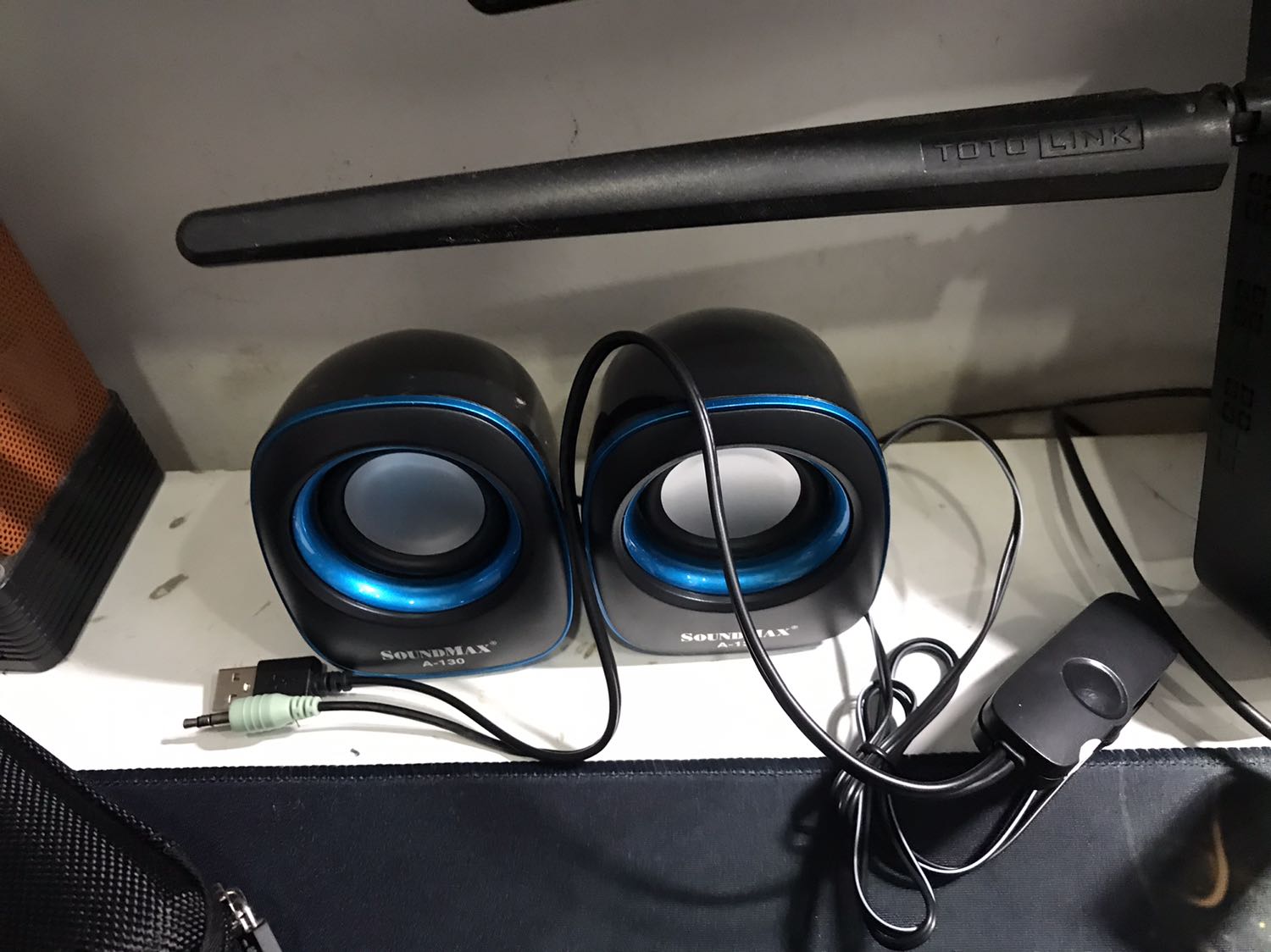 Đóng gói của Tiki và shop đẹp, giao hàng nhanh. Nhìn sản phẩm gọn nhỏ đúng sản phẩm là vui. Mới nhận hàng chưa biết tốt bền không, chứ giao hàng nhanh và đóng gói đẹp là hài lòng trước đã. Xin ủng hộ tiki