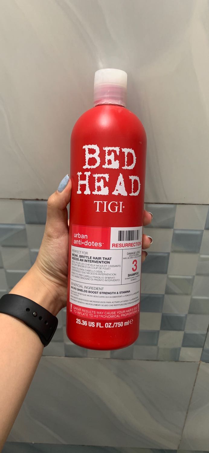 Dầu gội giữ mùi thơm lâu trên tóc, giúp tóc ít rụng dù tóc mình đã nhuộm uốn nhiều lần Dầu gội giữ mùi thơm lâu trên tóc, giúp tóc ít rụng dù tóc mình đã nhuộm uốn nhiều lần