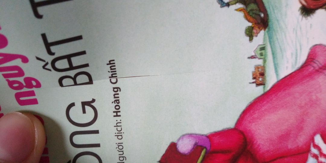 Mua sách truyện của Tiki nhiều rồi nhưng thực sự lần này mình rất thất vọng. Bìa sách thì bị rạch một đường kẻ ,gáy sách cũng khá nhăn nhúm và hơi rách . Mong lần sau Tiki rút kinh nghiệm kiểm tra kỹ hàng trước khi gửi.