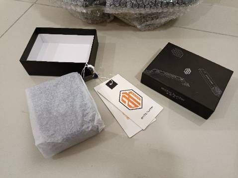 Giống hình , giao nhanh , chất lượng tốt , khoá kéo mượt , đáng mua , giá thành đúng vs chất lượng