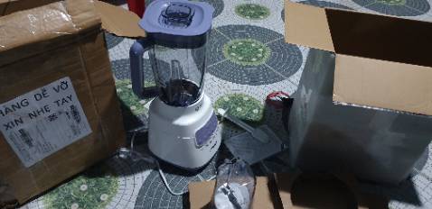 Hàng đóng gói cẩn thận. Nhưng nó khi xay với dứa hoặc trái cây không có nước thì bỏ sữa hoặc nước vào mới xay được đối với dựa hấu thì khác . mọi người mở máy và ấn 5 hoặc 6 rồi tắt ko cháy máy tầm 20day mn lưu ý nhé thanks chất lượng ****