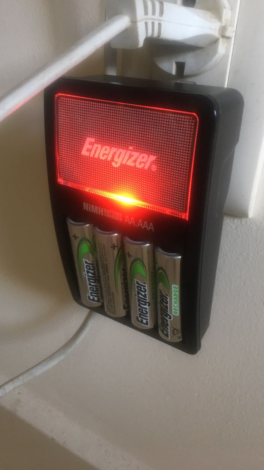 Sản phẩm giao đúng hạng, dùng thấy ok. Cần thời gian để biết xem sp có bền pin không. Vỏ sạc làm từ China nhưng pin thì made in Japan nhé các bạn. Được cái sạc này sạc thêm được các pin Aaa và aa luôn nên rất tiện lợi khỏi cần mua thêm sạc cho loại pin nhỏ. Sản phẩm giao đúng hạng, dùng thấy ok. Cần thời gian để biết xem sp có bền pin không. Vỏ sạc làm từ China nhưng pin thì made in Japan nhé các bạn. Được cái sạc này sạc thêm được các pin Aaa và aa luôn nên rất tiện lợi khỏi cần mua thêm sạc cho loại pin nhỏ.