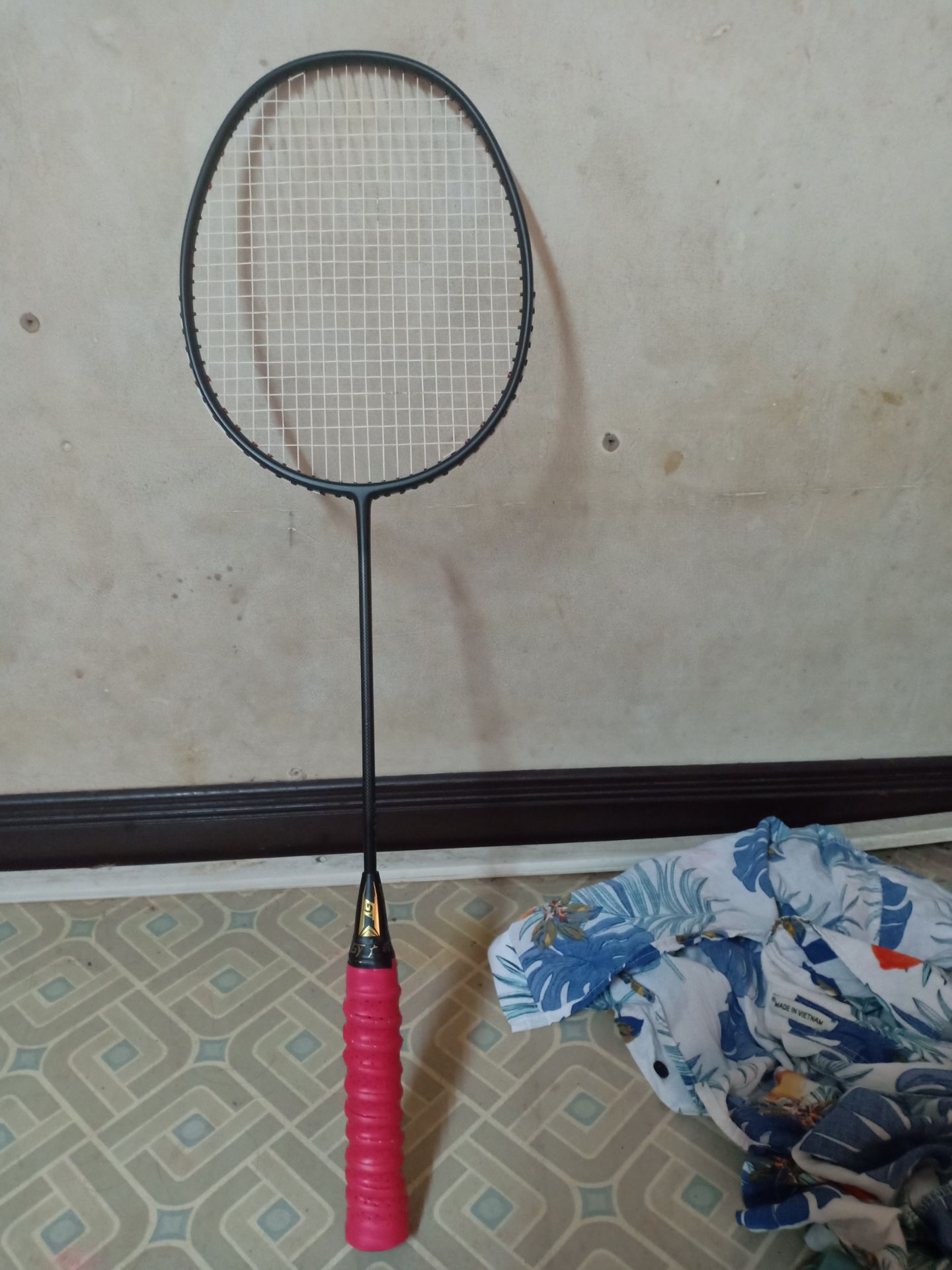 sản phẩm như hình,giao hàng sớm, vợt nhẹ rất ưng ý :)