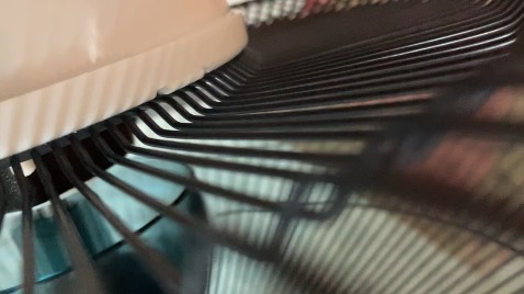 Quạt khi ở chế độ quay kêu kẻo kẹt như đưa võng. Vui lòng cho người đến đỗi cây khác.