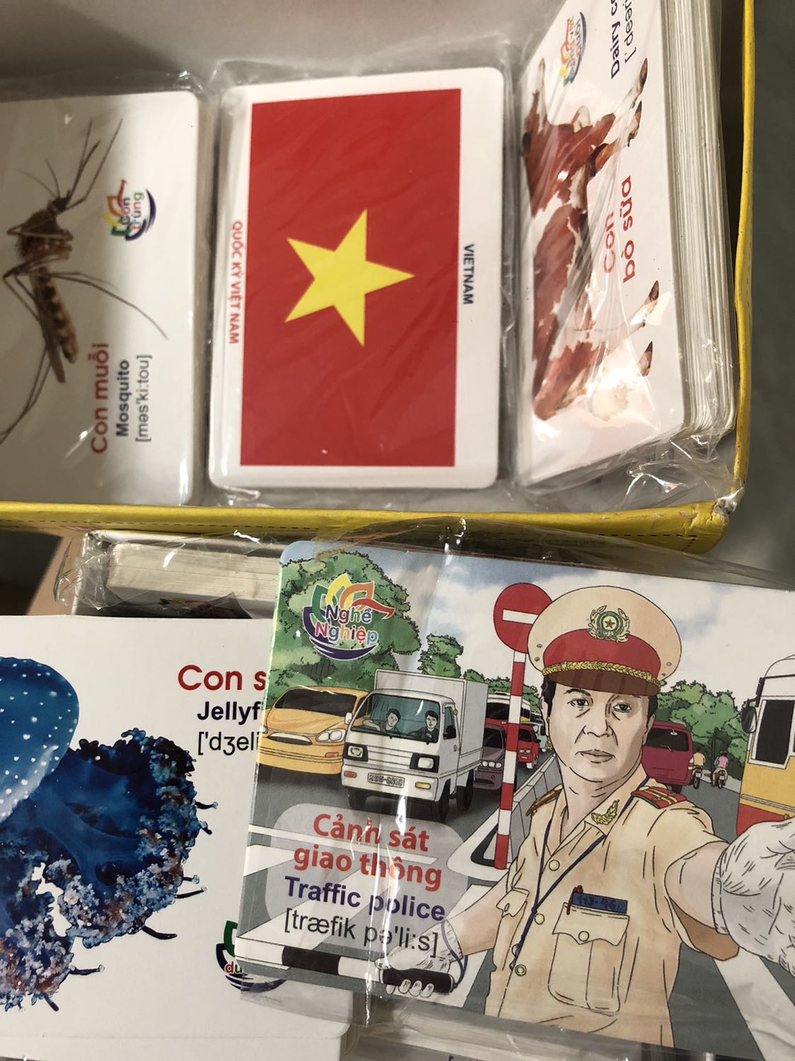 Tiki giao hàng nhanh chóng, nhân viên giao hàng dễ thương. Chất lượng thì đúng mục đích mình mua nên mình cho 5 sao nha.