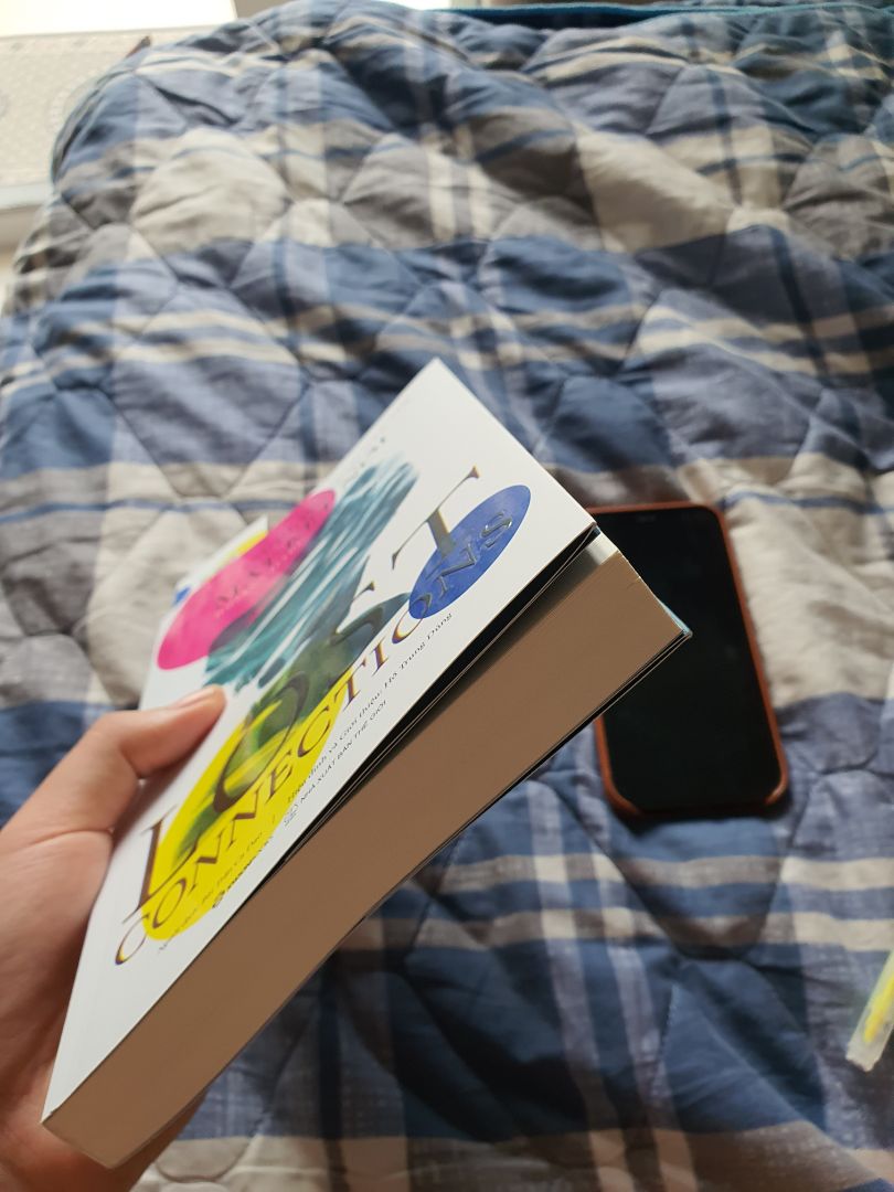 Chất lượng sách tuyệt vời. nội dung đáng đọc cho tất cả dù có trầm cảm hay không.
In ấn, thiết kế, chất lượng giấy đẹp, dày, bìa đẹp...không có gì để chê về khoản đó.
Trừ 1 sao do có nhiều lỗi thiếu từ, dư từ... nhưng không đáng kể.
Tiki giao hàng nhanh. vẫn như mọi khi, tôi ưu tiên chọn tiki now, giao nhanh, hạn chế rủi ro cấn móp khi vận chuyển.