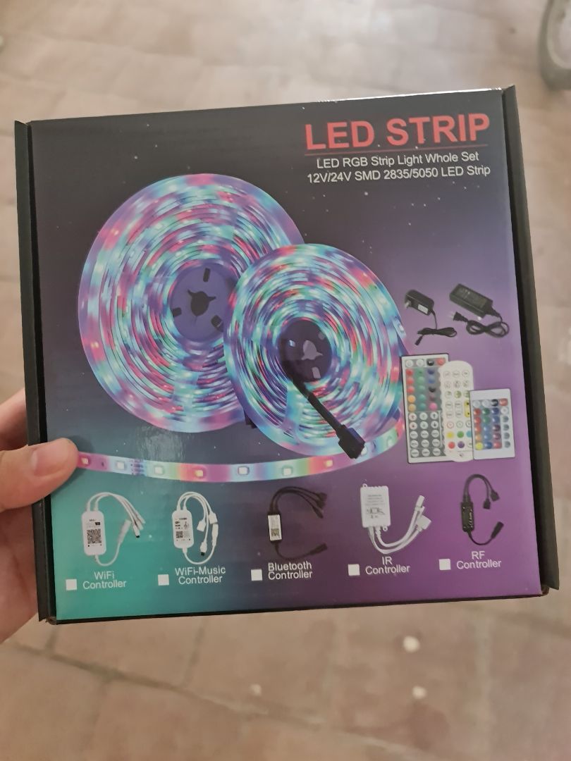 Sản phẩm tốt. Điều khiển mới rút tấm bóng cách điện ở đuôi ra là được. Lúc đầu không biết tưởng đk lỗi. Nói chung sáng đẹp. Đóng gói cẩn thận.