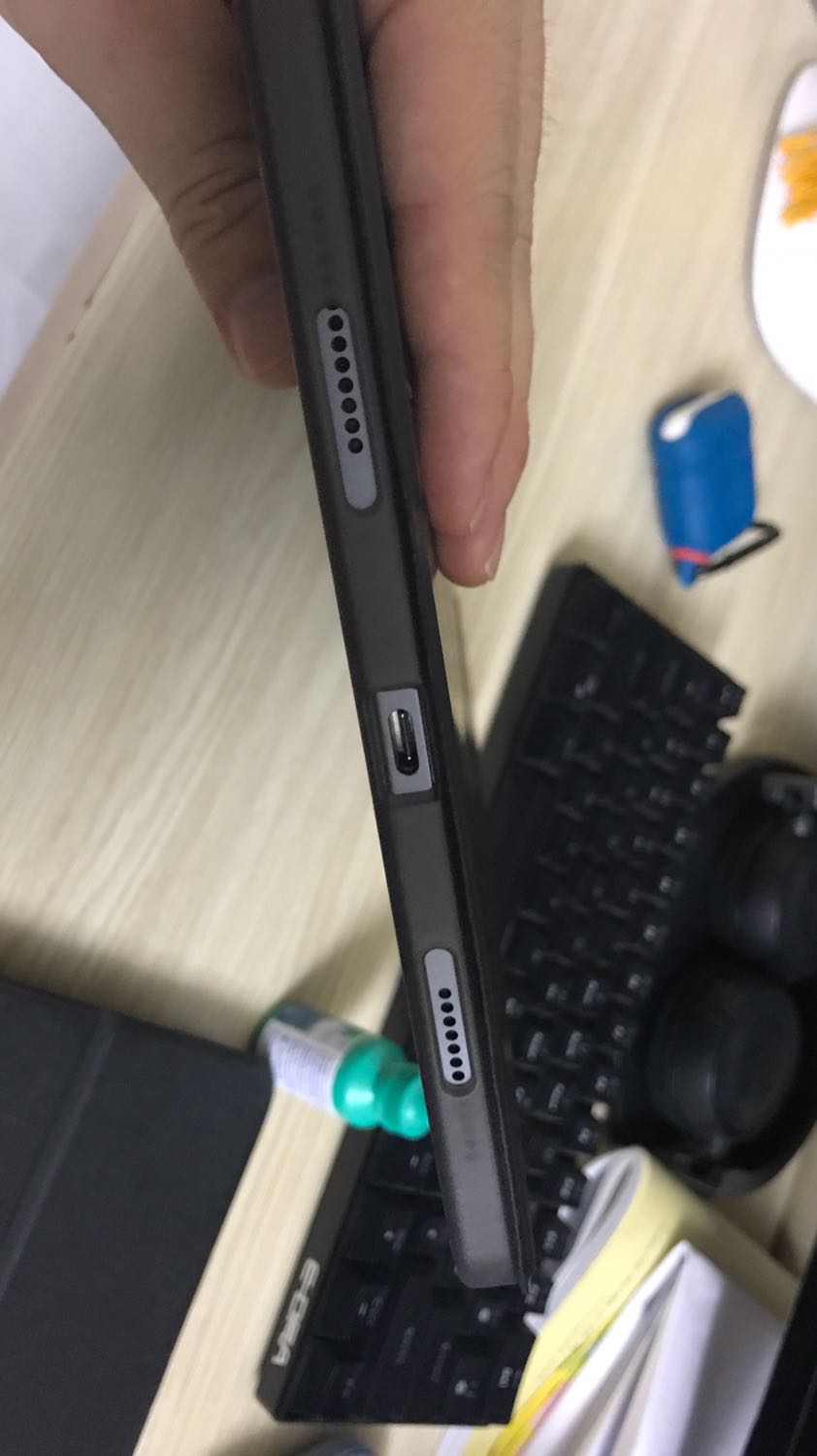 Tại sao trên ảnh đăng thì loa vẫn đầy đủ nhưng nhận hàng thì loa như vậy ???