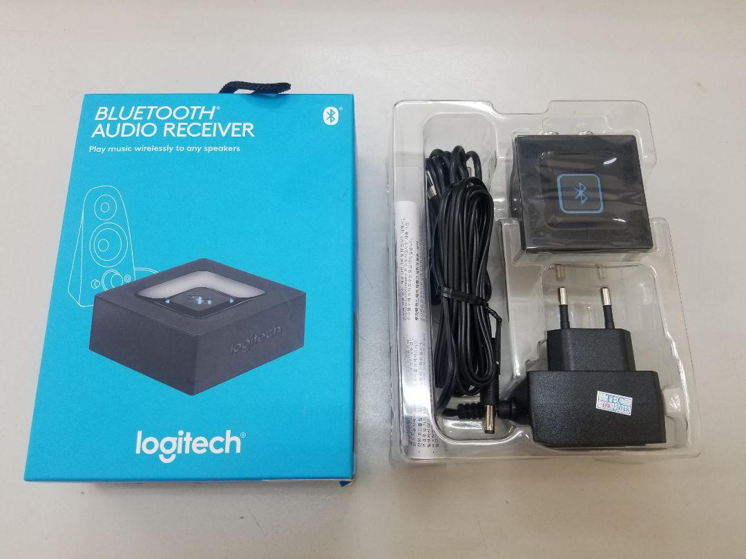 Rất hài lòng, nhỏ gọn, tiện dụng với nhu cầu nghe nhạc , phát âm thanh từ Điện thoại ra các thiết bị loa của mình.
Tiki hẹn giao sau 1 tuần, tuy nhiên ngày thứ 2 (sau hơn 50h) kể từ lúc đặt hàng đã nhận đc sản phẩm (2-3 sp cùng lúc) nên phải đi vay tiền để trả do ko chuẩn bị tiền mặt trong người. :D Rất hài lòng, nhỏ gọn, tiện dụng với nhu cầu nghe nhạc , phát âm thanh từ Điện thoại ra các thiết bị loa của mình.
Tiki hẹn giao sau 1 tuần, tuy nhiên ngày thứ 2 (sau hơn 50h) kể từ lúc đặt hàng đã nhận đc sản phẩm (2-3 sp cùng lúc) nên phải đi vay tiền để trả do ko chuẩn bị tiền mặt trong người. :D