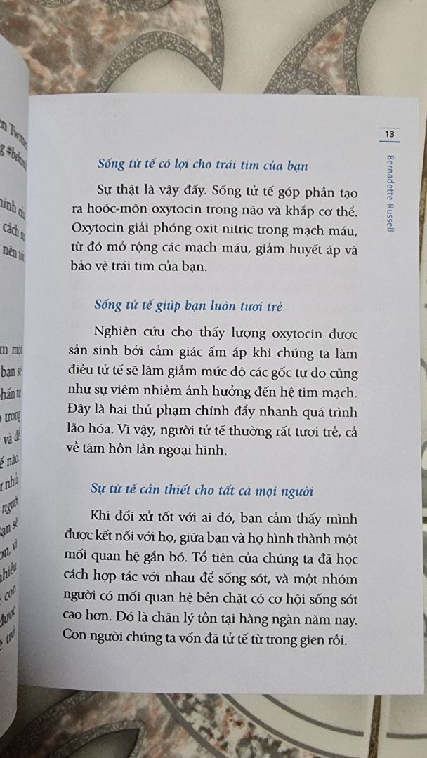 Tiki giao hàng nhanh, sách hay , đẹp, đáng đọc, cuốn sách nhỏ bàn về sự tử tế, mọi người nên mua đọc, thực hành để cuộc sống tốt đẹp hơn. :)