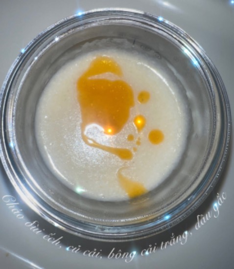 Sữa thì tốt, date xa, ko có gì phải bàn. Mình cho 3 sao vì shipper của tiki quá tệ. Mình cần kiểm hàng, trên bill để đc đồng kiểm nhưng khi tới mình y/c kiểm hàng thì kêu hàng tiki an toàn ko cần kiểm bla bla. Thái độ rất kì cục :)) t mua hàng ở concung mà nó còn cho kiểm chứ đừng nói tiki ?