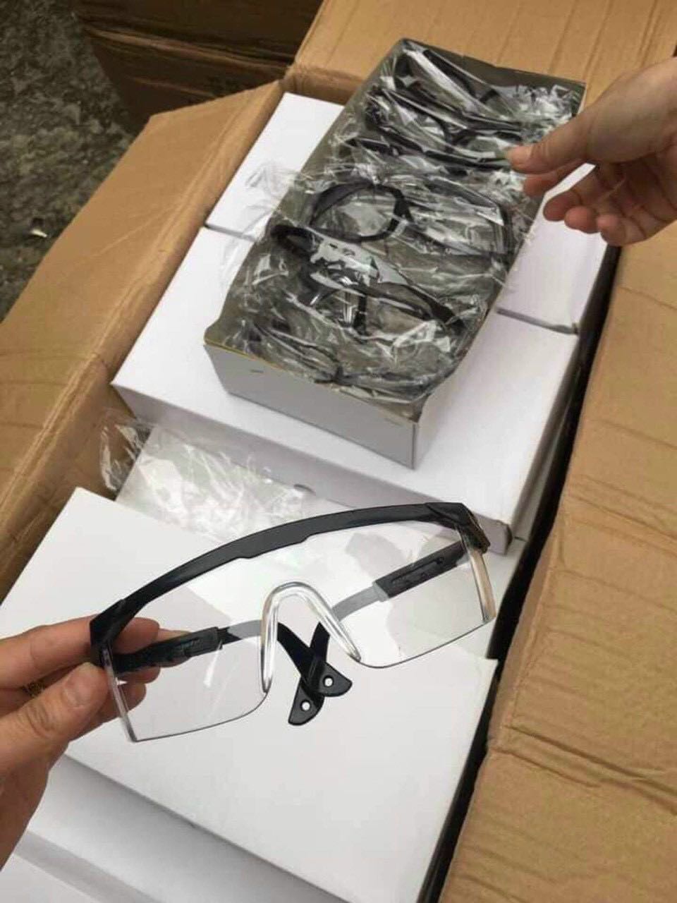 Đóng gói cẩn thận,giao hơi chậm nhưng ko sao.chưa ăn nên chưa bjk bên trong như thế nào