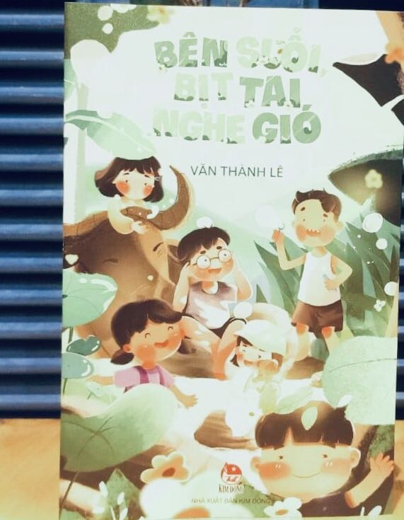 Sách hay lắm, nhẹ nhàng, dễ thương, vui nhộn và có sức gợi. Bên cạnh sự quậy phá tưng bừng của tuin nhỏ thì hình ảnh làng quê, những số phận buồn cũng là những nốt trầm đem đến sự lắng đọng, sâu sắc cho tác phẩm