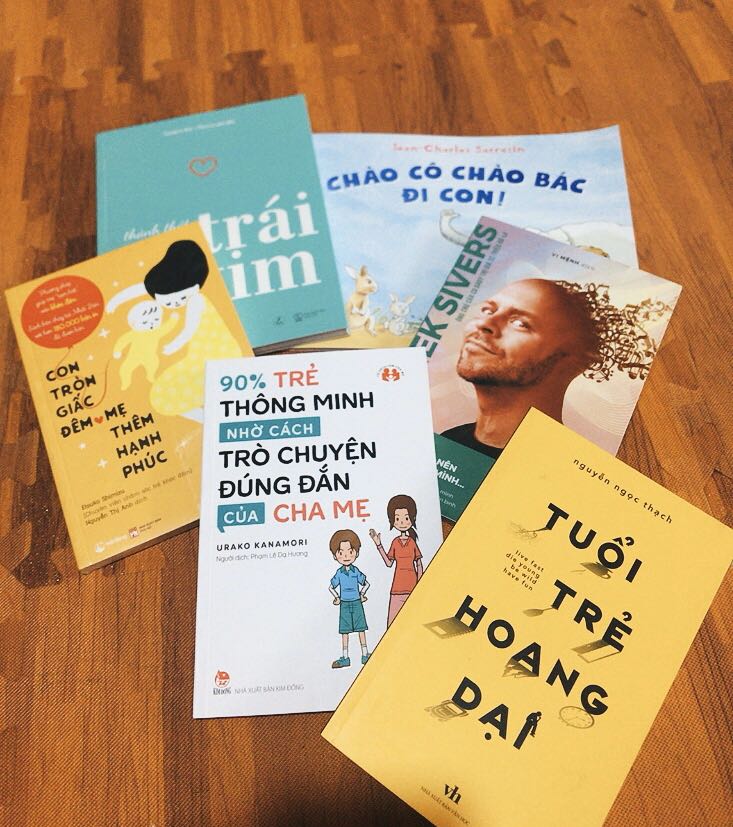 Dù bạn đầu nhìn họp tiki bị méo mó cứ tưởng là sách bị ướt nhưng ko chất lượng sách tốt lắm nhaaaa