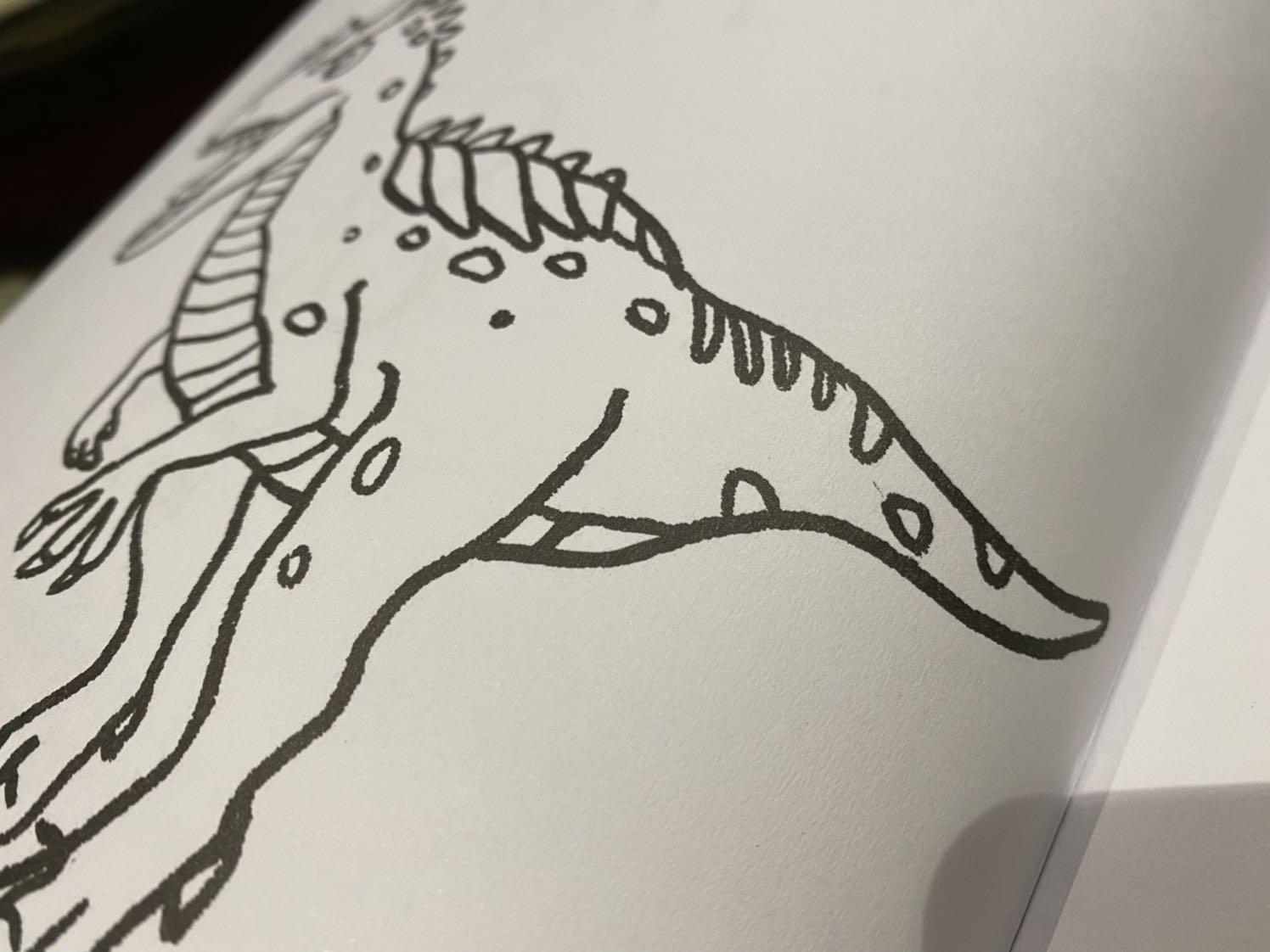 Hình in không đc sắc nét lắm, nét viền thô,k sắc và rõ...
Được phần sticker màu sắc hấp dẫn, bé nhà mình khá thích.