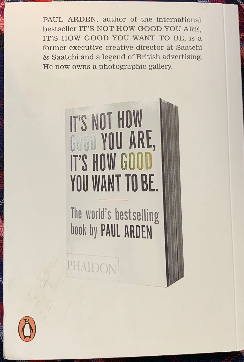 Quyển sách bé hơn mình nghĩ
có bọc cẩn thận nhưng bìa sau bị bẩn nên rất khó chịu. Lại còn bìa trắng nên nhìn càng rõ hơn
Sách in đẹp, nhiều hình ảnh, chưa đọc nên chưa nhận xét đc về nội dung