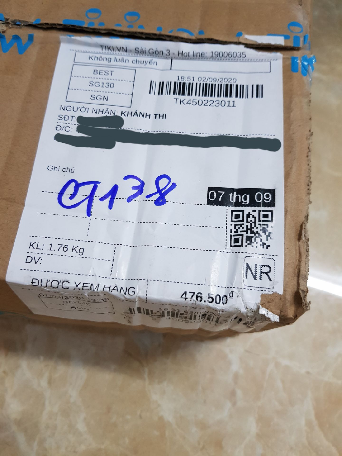 Nhân lúc tiki sale 50% + mã giảm giá, nên mua ngay vài quyển sách. Quyển này rất ok, ai chuẩn bị thi TOPIK II học kèm quyển này rất ổn, ngữ pháp chia theo từng nhóm nên cũng dễ học. Sách đẹp, không bị bung keo, mình thích giấy bìa kiểu này hơn quyển cao cấp
Bên vận chuyển tệ, thùng hàng rách nhiều, may mà sách nguyên vẹn :)) Nhân lúc tiki sale 50% + mã giảm giá, nên mua ngay vài quyển sách. Quyển này rất ok, ai chuẩn bị thi TOPIK II học kèm quyển này rất ổn, ngữ pháp chia theo từng nhóm nên cũng dễ học. Sách đẹp, không bị bung keo, mình thích giấy bìa kiểu này hơn quyển cao cấp
Bên vận chuyển tệ, thùng hàng rách nhiều, may mà sách nguyên vẹn :))