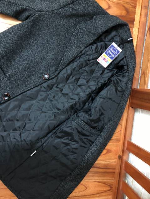 Áo chất đẹp, lên dáng đẹp, hàng đúng với mô tả, shop gói hàng cẩn thận, phù hợp tầm giá.