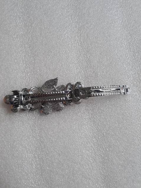 kẹp tóc nasi rất đẹp, chắc chắn, giá rẻ. Rất hài lòng! Cho shop 5 sao