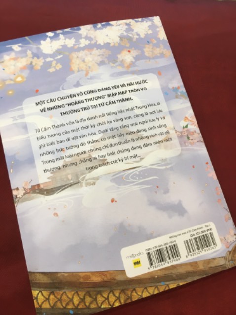 Truyện dễ thương, có tặng kèm sticker :3
Mình đọc một lúc lâu mới biết có sticker đấy 🤣