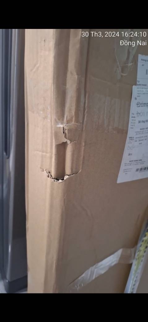 Giao hàng bị cấn trầy sản phẩm. Bỏ 520k ra mua không xứng đáng.