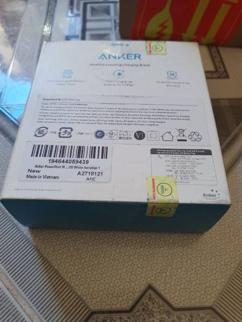 Sản phẩm chính hãng, cầm nặng tay, chọi chắc u đầu, mình sạc cho samsung tab s8 1h20 đầy 100% từ 24% (thiệt ra không biết đầy lúc nào, mình sạc lúc 12h00, đến 13h20 thì thấy 100% rồi), sạc hơi nóng chút