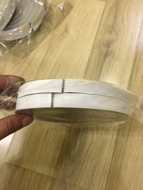 Tặng shop 5 sao cho chất lượng sản phẩm này. Mút xốp dán khá chắc chắn. 

Giảm tiếng ồn, ngăn côn trùng và thoát khí hiệu quả. Kết hợp với dòng sản phẩm ron cửa nữa thì quá OK.

Giao hàng nhanh chóng, đúng với mô tả sp. Giá thành rẻ. Nên mua nhé.