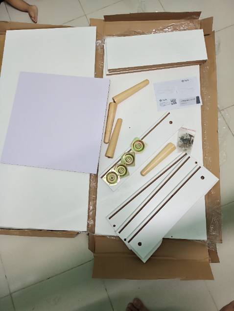 Shop giao nhầm cho mình cái bàn trà, mình tìm nút nhắn tin cho shop trên app ko có nên nhắn vào đây để shop đổi cho mình. Để nghị tiki và shop hỗ trợ đổi trả nhanh nhất có thể, thanks.