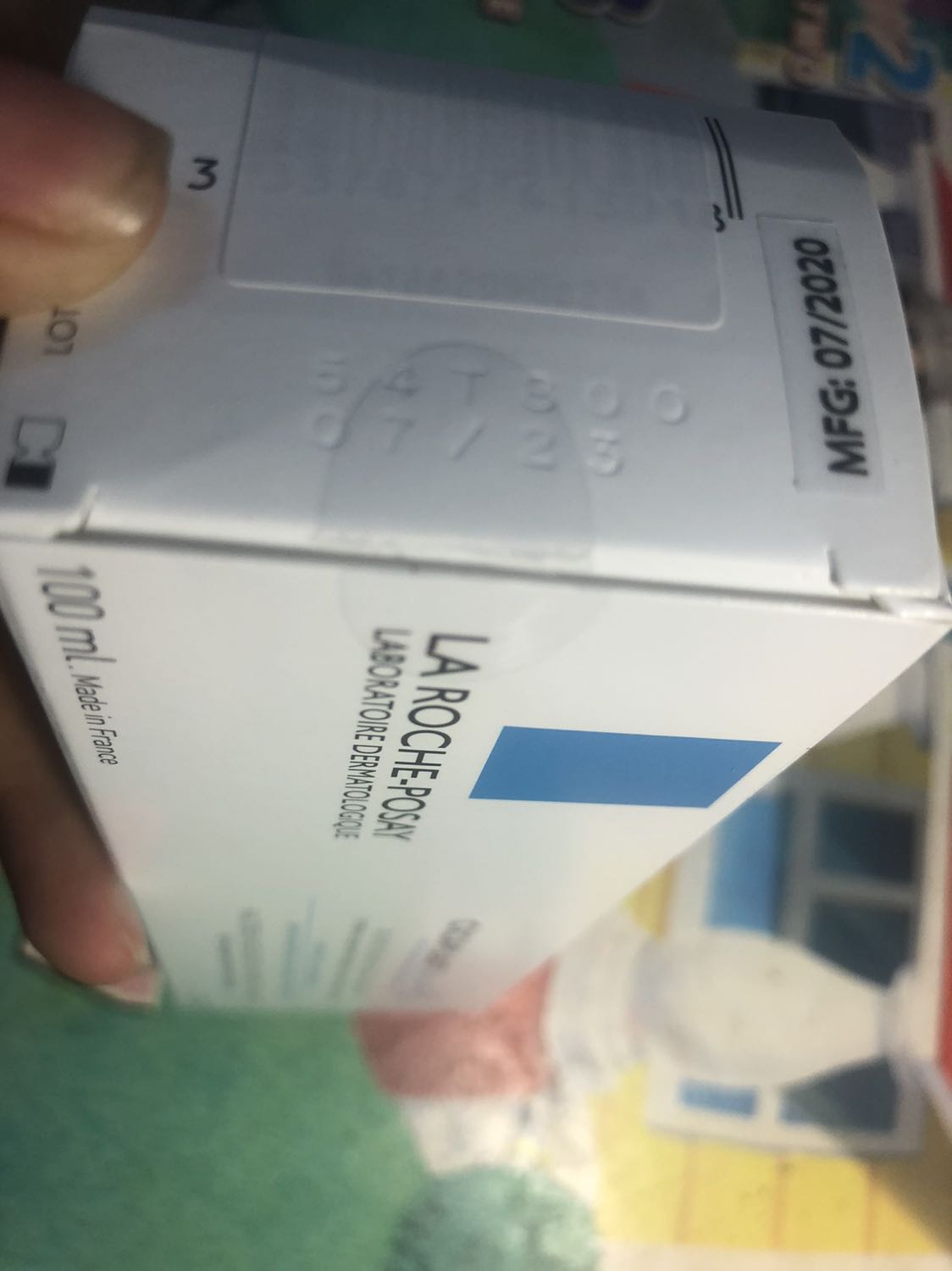 Hộp đã bị bóc tem niêm phong, hướng dẫn sử dụng in chữ mờ, so sánh với hộp trực tiếp mua từ hãng thì có sự khác biệt ở gần cuối. Lần đầu mình đặt mua hàng tại trang này, không tin tưởng để sử dụng. Shipper giao hàng nhanh. Nếu chọn mua, các bạn cần suy nghĩ kỹ.