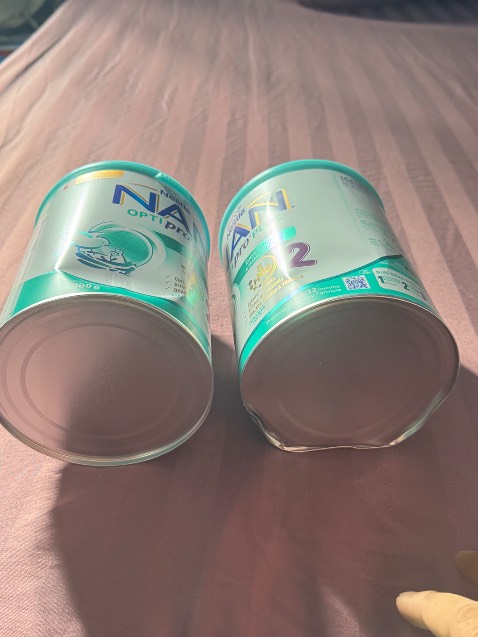 Giao hàng gi mà hộp biến dạng móp méo tùm lum thật không biết có uy tín hay không nữa đây ???