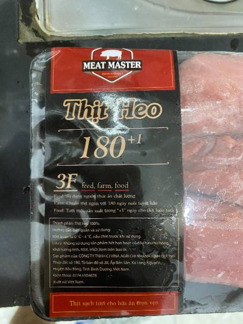 Thịt giao nhanh, cảm quan nhìn tươi ngon, tuy nhiên hoàn hoàn không có thông tin ngày đóng gói cũng như hạn sử dụng.