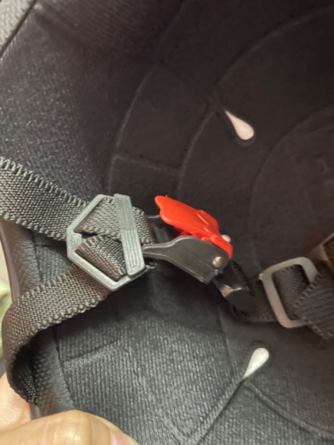 Mũ đẹp, còn được tặng sticker cute quá trừi, giao hàng nhanh , đội đẹp, nên mua nên mua