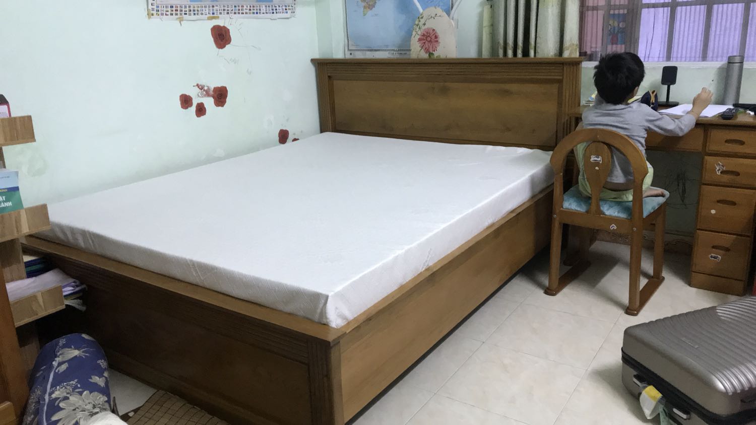 quá rẻ và chất lượng, đáng giá để mua. nhân vien vận chuyển nhiệt tình, nệm nặng thế mà bê lên 2 tầng lầu, đáng đánh giá 5 sao, sẽ mua tiếp khi có nhu cầu