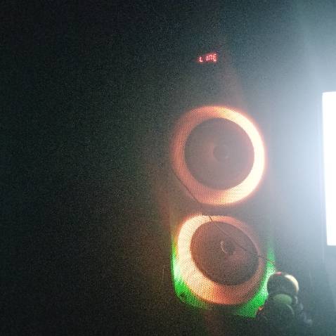 Nghe nhạc thì ok còn karaoke thì trưa tốt lắm